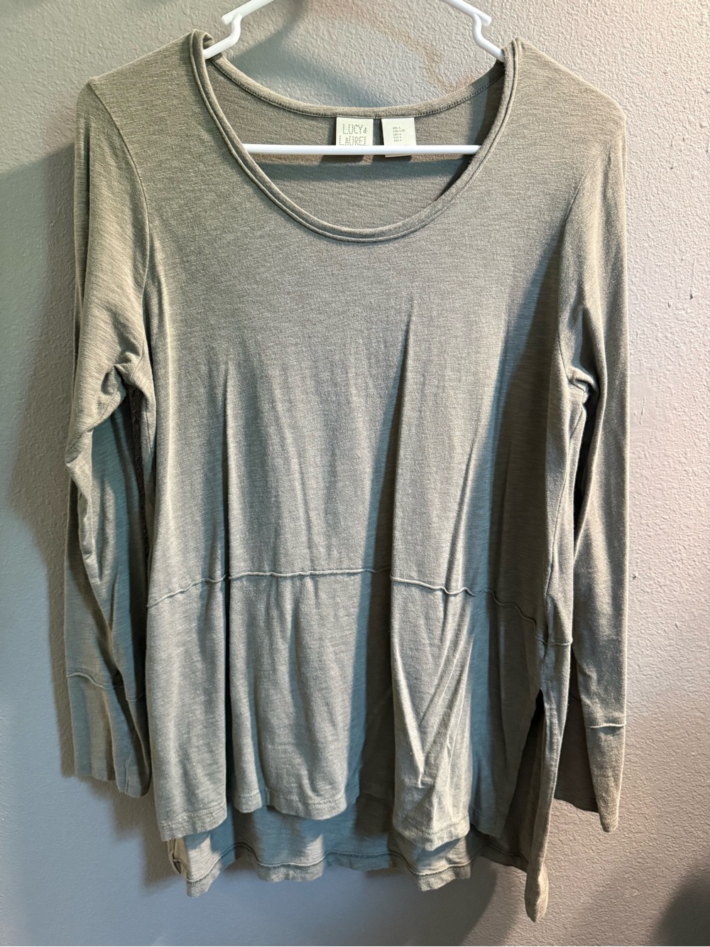 Lucy & Laurel Olive Green Long Sleeve Scoop-Neck Top